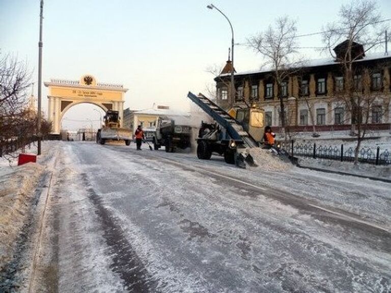 При заливке катка вода залила центр Улан-Удэ и ледовый городок