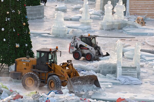 Центральная площадь Улан-Удэ покрылась льдом из-за аварии при заливке катка