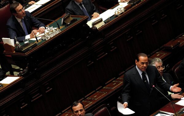 Сильвио Берлускони выступает в Палате депутатов Парламента Италии 13 декабря 2010 г.