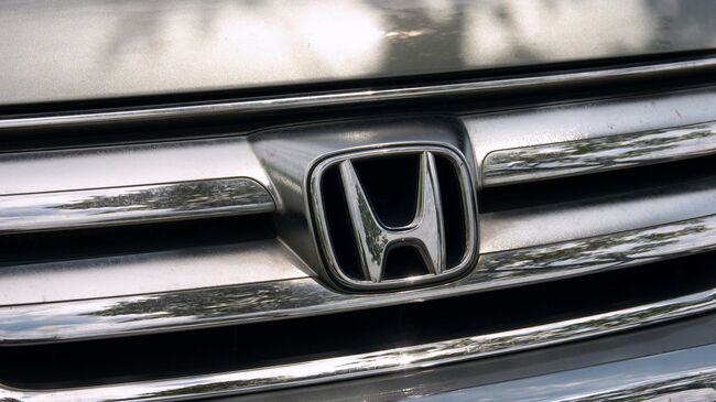 Логотип компании Honda. Архивное фото