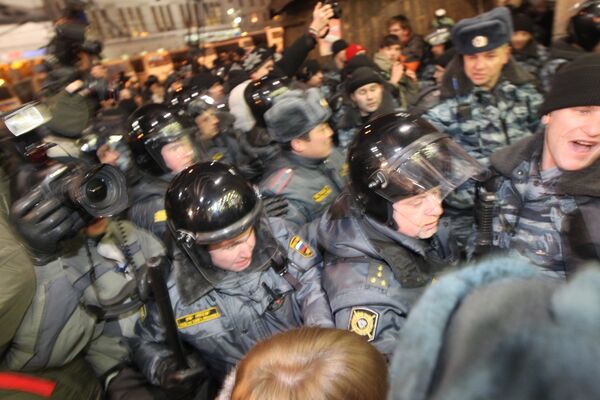 Меры безопасности на площади у Киевского вокзала