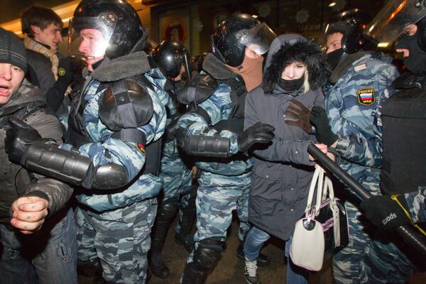 Милиция в Москве в среду задержала более 1,3 тысячи человек