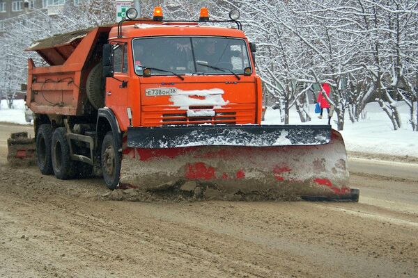 Уборка снега в Иркутске