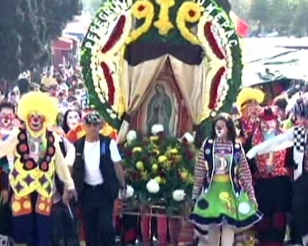 Десятки клоунов высыпали на улицы мексиканской столицы
