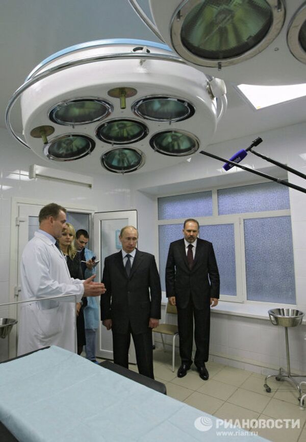 Премьер-министр РФ Владимир Путин посетил Ивановскую игородскую клническую больницу