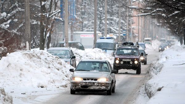 Последствия снегопада в Калининском районе Санкт-Петербурга