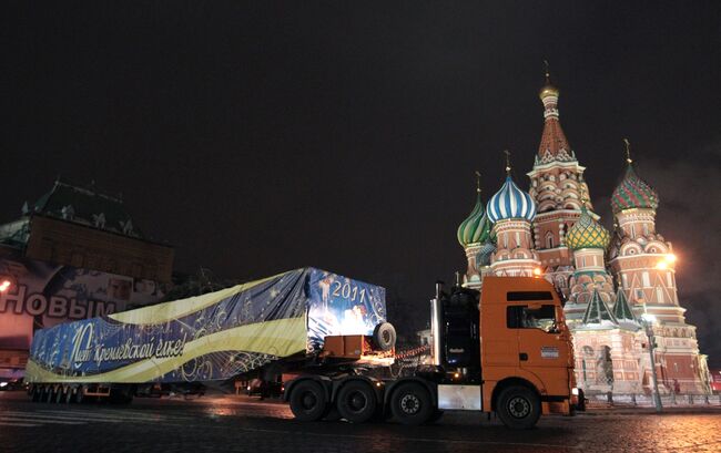 Встреча главной Новогодней елки страны на Красной площади в Москве