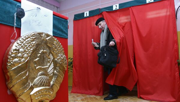 Голосование на одном из избирательных участков г Минска