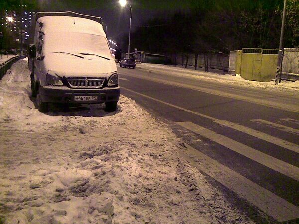 Неправильно припаркованные фуры уберут с улиц Москвы для очистки снега