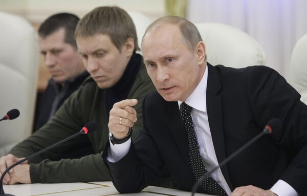 Премьер-министр РФ Владимир Путин встретился с представителями объединений футбольных болельщиков