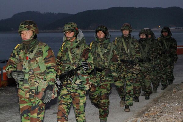 Патруль южнокорейской морской пехоты