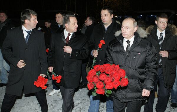 Путин возложил цветы к могиле болельщика ''Спартака'' Егора Свиридова