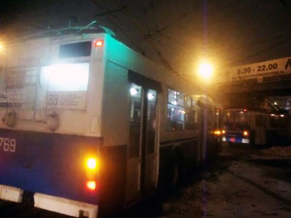 Авария на севере Москвы блокировала движение троллейбусов
