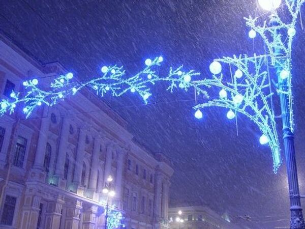 Санкт-Петербург украшен к Новому году