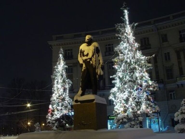 Санкт-Петербург украшен к Новому году