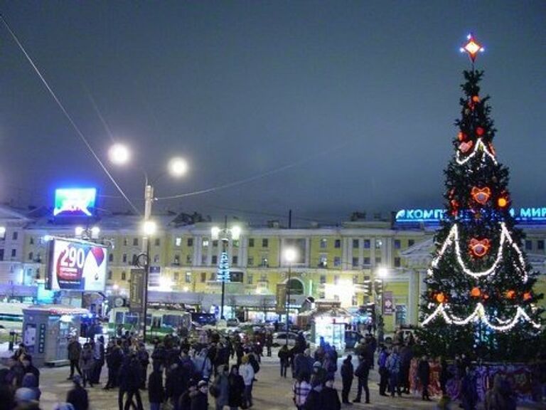 Санкт-Петербург украшен к Новому году