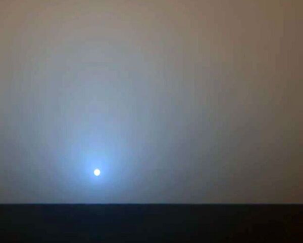 Марсоход сделал снимки заката Солнца на Марсе