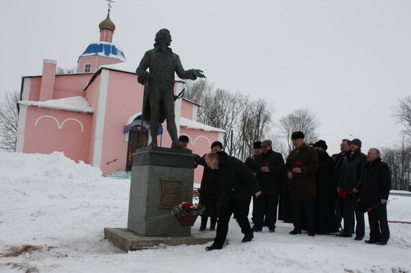 Установка памятника Григорию Потемкину в Смоленске