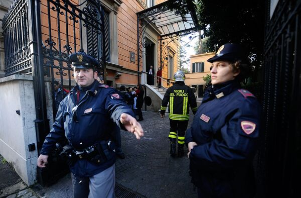 Заключенные греческие анархисты осуждают взрывы в посольствах в Риме
