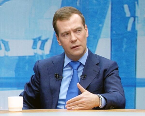 Медведев: откровенно криминальные элементы нужно отсекать от власти