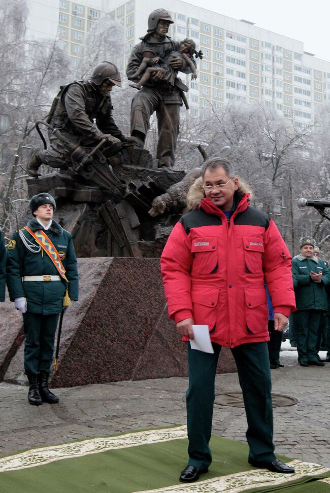 Открытие памятника спасателям и пожарным в Москве