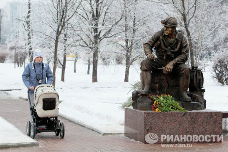 Открытие памятника спасателям и пожарным в Москве