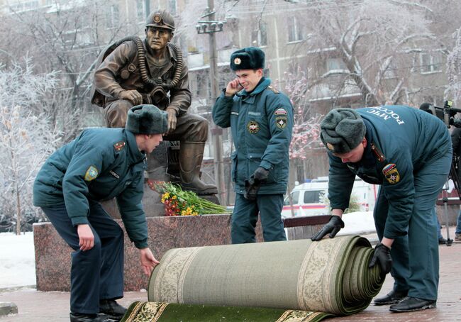 Открытие памятника спасателям и пожарным в Москве