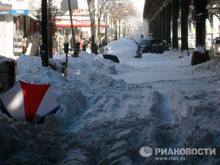 Буран, обрушившийся на восточное побережье США в воскресенье