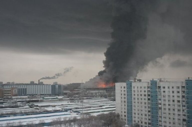 Пожар на мебельном складе в Москве