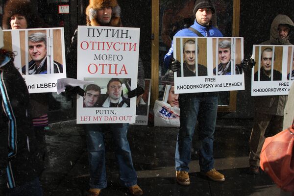 Пикет в защиту Михаила Ходорковского на Таймс-сквер