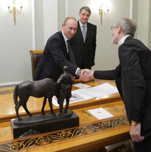 Премьер-министр РФ В.Путин встретился с Александром Авдеевым и Виктором Суровцевым