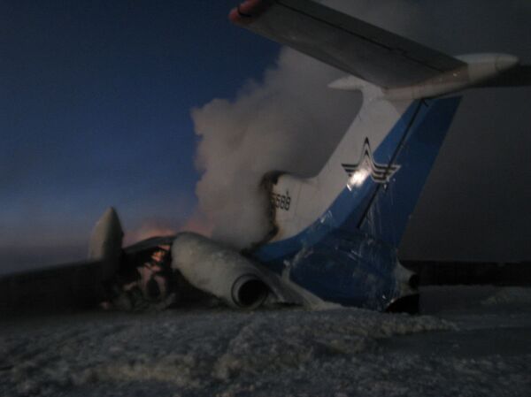 Самолет Ту-154 загорелся в аэропорту Сургута