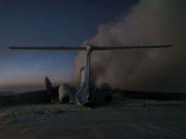 Самолет Ту-154 загорелся в аэропорту Сургута