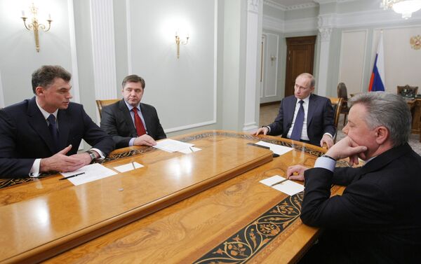 Премьер-министр РФ Владимир Путин провел совещание в Ново-Огарево