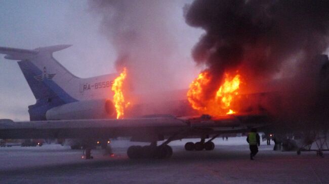 Пожар на борту самолета Ту-154 в аэропорту Сургута