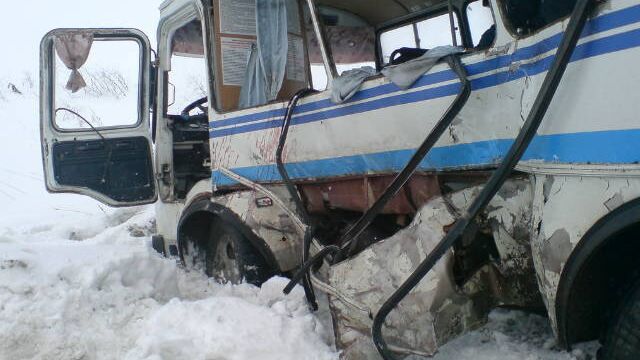 ДТП в Орловской области с участием автомобиля ЗИЛ и рейсового пассажирского автобуса ПАЗ - РИА Новости, 1920, 18.11.2020