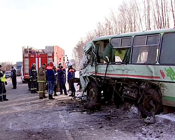Пассажирский автобус столкнулся с грузовиком в Нижнем Новгороде