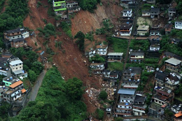 Разрушенные жилые районы в Бразилии, где произошло наводнение