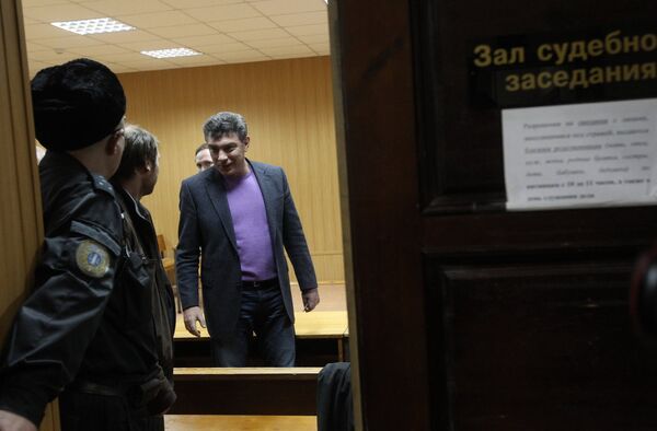 Рассмотрение жалобы на арест Бориса Немцова в Тверском суде Москвы