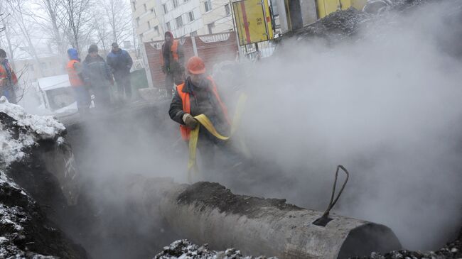 Прорыв трубы отопления в Кировском районе Санкт-Петербурга