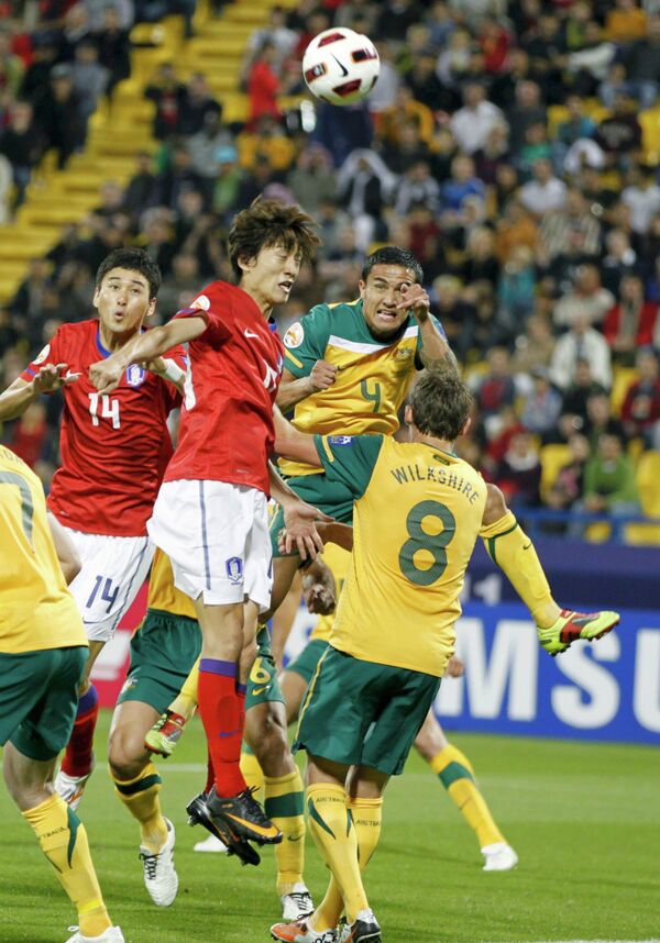 Игровой момент матча Австралия - Южная Корея