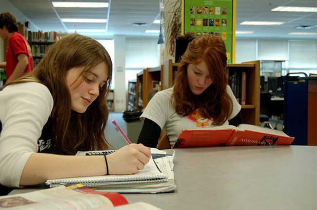 Красивые люди обладают более высоким IQ, нежели менее симпатичные Красивые люди обладают более высоким IQ, нежели менее симпатичные