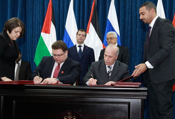 Подписание соглашения о сотрудничестве между Российским агентством международной информации РИА Новости и палестинским информационным агентством ВАФА
