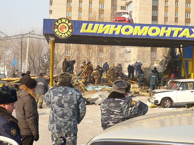 Взрыв в шиномонтажной мастерской в Бийске