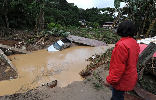 Число жертв стихии в Бразилии превысило 740 человек