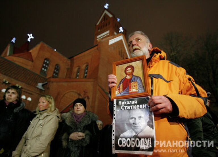 Оппозиционная акция солидарности в поддержку заключенных после президентстких выборов 19 декабря прошла в Минске