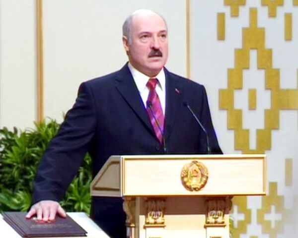 Лукашенко в четвертый раз вступил в должность президента Белоруссии 