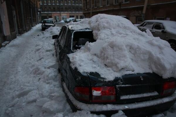 Уборка снега в Петербурге