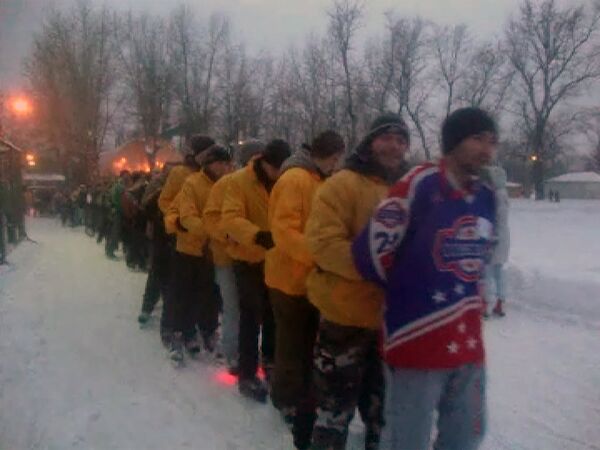 Паровозик на льду в Парке Горького в Москве