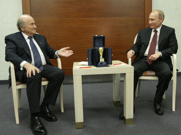 Премьер-министр РФ Владимир Путин встретился с президентом ФИФА